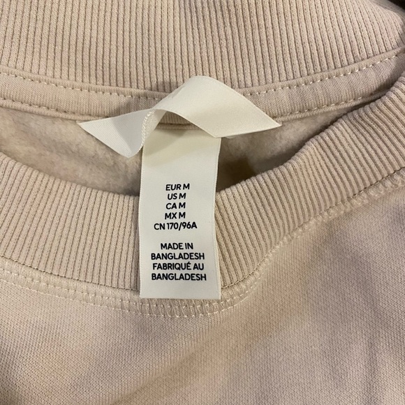 Sweatshirt (Size M) - Picture 2 of 2